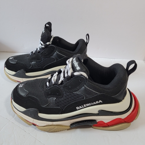 BALENCIAGA Triple S Sneaker Womens Sz 38 Black Made In Italy Designer Athleisure - Picture 13 of 13